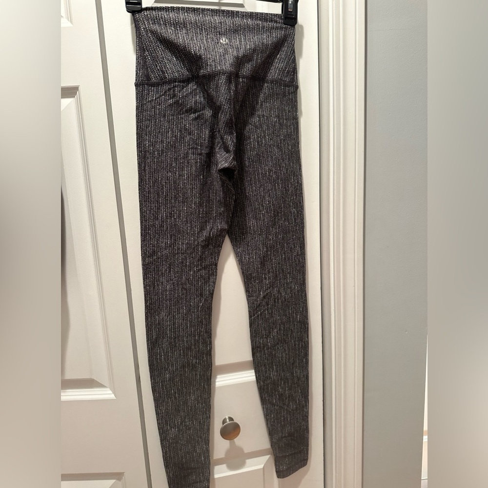 Lululemon wunder under black/white woven pattern